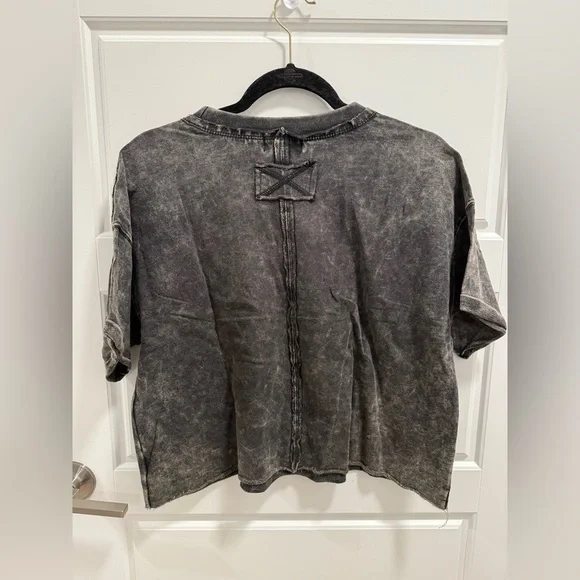 NWOT Zenana French Terry Washed Raw Edge Short Sleeve Crop Top - Picture 3 of 4